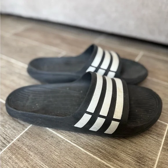 adidas Black Slides - Picture 2 of 4